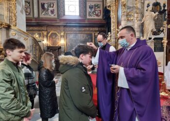 Sandomierz: Post, modlitwa i jałmużna wielkopostna dziś dla Ukrainy.