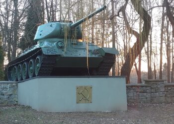 Sandomierz: Poselska interwencja w sprawie komunistycznych symboli.