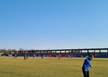 Sandomierz: Trwa piłkarskie derby.