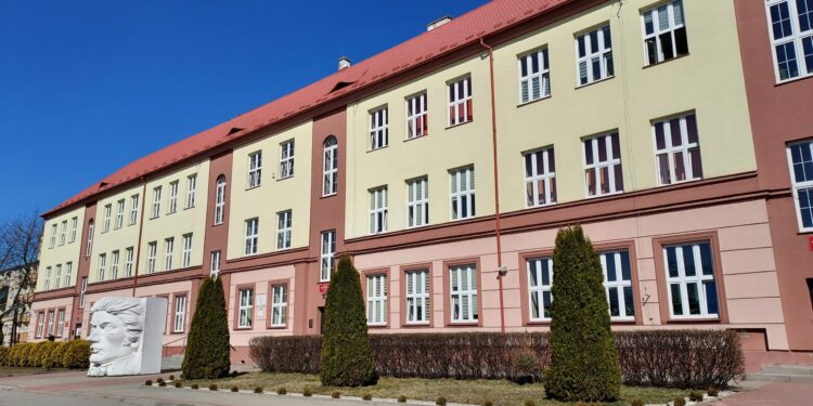 Sandomierz: Od 1 kwietnia oddziały przygotowawcze dla uczniów z Ukrainy.