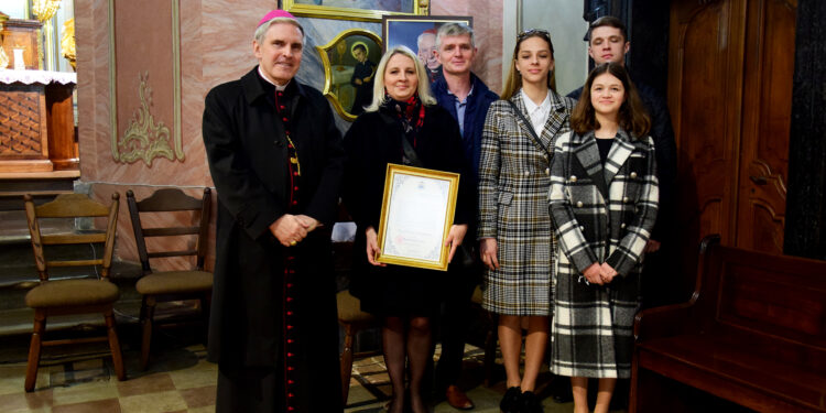 Sandomierz, Stalowa Wola, Szewna: Dorota Buczyńska uhonorowana tytułem Protector Vitae.