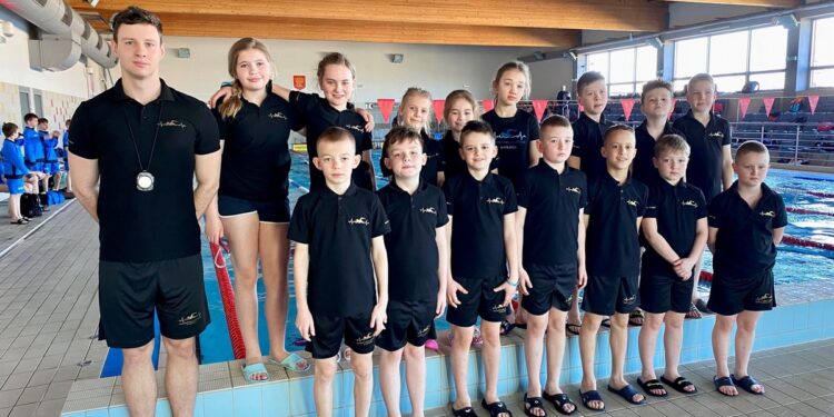 Połaniec. Kolejne sukcesy połanieckich pływaków w Małej Lidze
