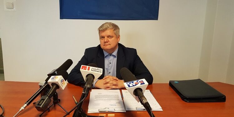 Tarnobrzeg. O spalarni śmieci, podwyżkach pensji i tytule honorowego obywatela miasta na konferencji szefa PO.