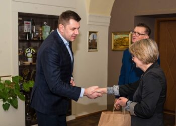 Sandomierz: Nowi-starzy dyrektorzy szkół podstawowych.