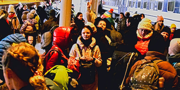 Świętokrzyskie: 1000 żołnierzy WOT wspiera uchodźców z Ukrainy