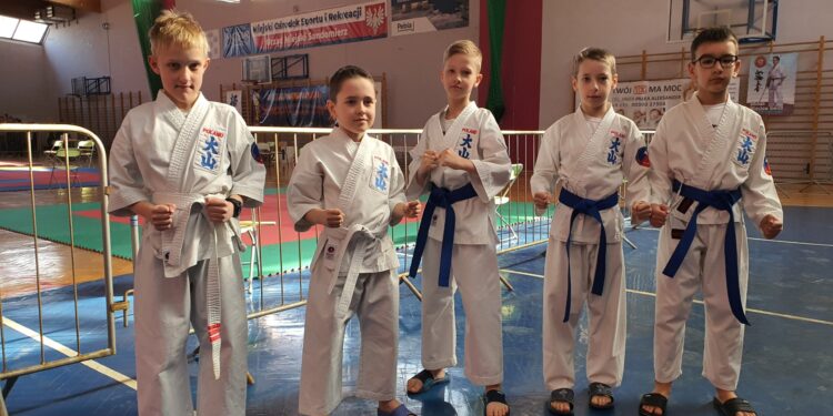 Region: Udane występy zawodników karate