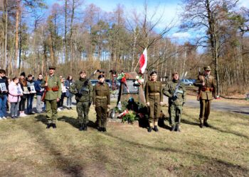 Mielec: Odsłonięcie Dębu Niezłomnych