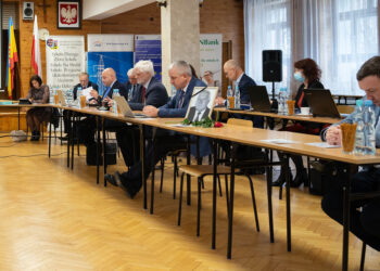 Nisko: Radni powiatowi podnieśli wynagrodzenie zawodowym rodzinom zastępczym