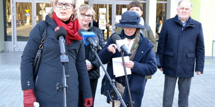 Stalowa Wola: Delegacja Zgromadzenia Parlamentarnego OBWE sprawdzała jak miasto pomaga dzieciom z Ukrainy