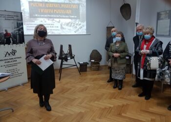 Tarnobrzeg. Wystawa poświęcona pszczelarstwu. Obejrzysz w bibliotece.