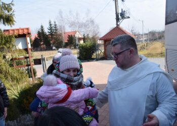 Sandomierz: Sieroty i wdowy z ukraińskiego Fastowa już bezpieczne.