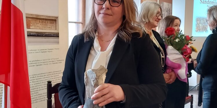 Sandomierz: Magdalena Kapłan laureatką tytułu „Sandomierzanin Roku 2021”.