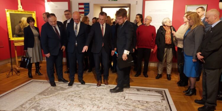 Sandomierz: Uroczyste otwarcie historycznej wystawy z ministerialnym udziałem.