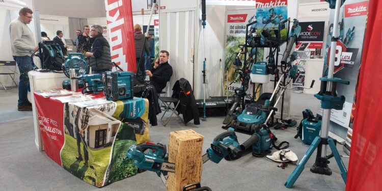 Sandomierz: Dziś o jabłoniach, gruszach, środkach uprawy roślin i szkodnikach.