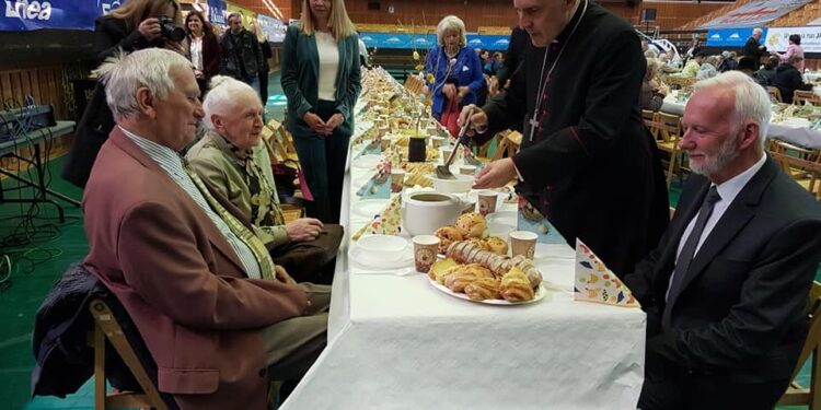 Tarnobrzeg. Na to śniadanie przyszło ponad 100 osób.