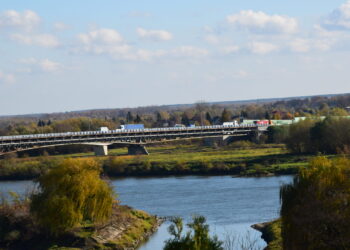 Sandomierz: Demontaż instalacji w starym moście jeszcze przed wakacjami.
