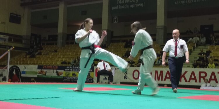 Tarnobrzeg. Karatecy z całej Polski rywalizowali na hali MOSiR