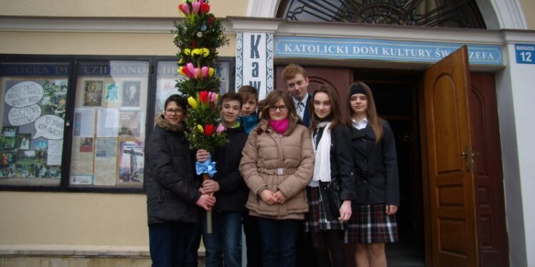 Sandomierz: Wracają tradycyjne obchody Niedzieli Palmowej.