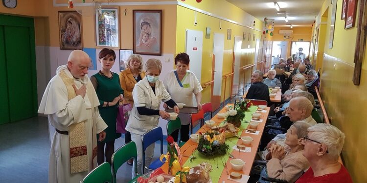 Tarnobrzeg. Uroczyste śniadanie wielkanocne. Pierwsze po dwóch latach przerwy.