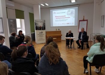 Tarnobrzeg. Biblioteka realizuje projekt „Literatura na pięciolinii”.