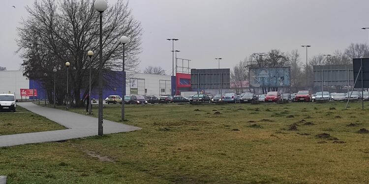 Mielec: Czy powstanie osiedle po dawnym markecie?