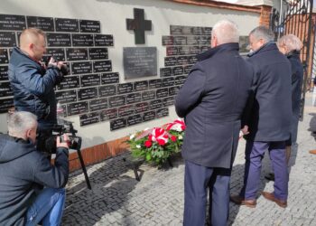 Mielec: Uczcili pamięć Ofiar Katastrofy Smoleńskiej oraz Ofiar Zbrodni Katyńskiej