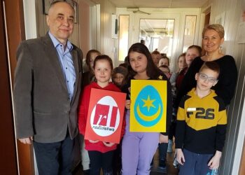 Tarnobrzeg. Polski Dzień Radia. Uczniowie z SP3 odwiedzili Leliwę.