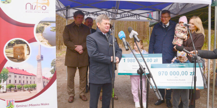 Nisko: Blisko 2 miliony złotych na rozbudowę drogi Jana z Lasów Państwowych