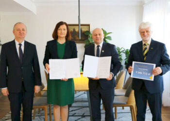 Nisko: Powiat podpisał umowę na środki z FRD na drogę Krzeszów-Harasiuki.