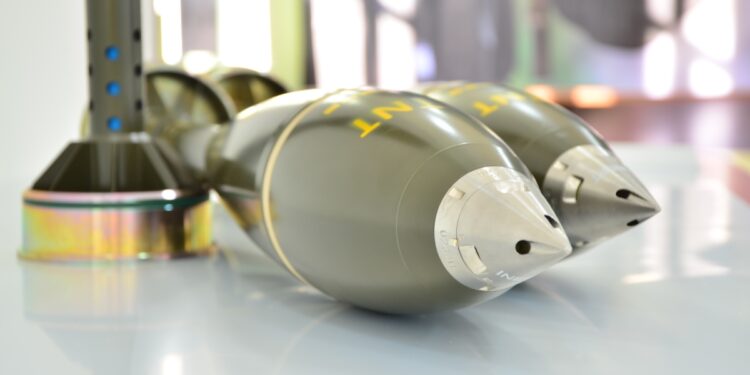 Nowa Dęba. Dezamet uzbraja Raki