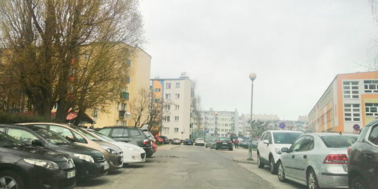 Stalowa Wola: Poszerzenie drogi do PSP7 musi poczekać