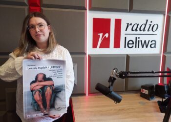 Sandomierz: Twórczość Leszka Mądzika na wystawie w ratuszu.