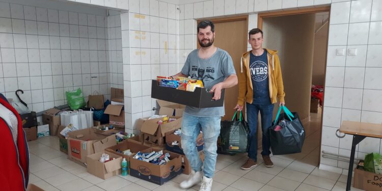 Sandomierz: Mieszkańcy mogą wesprzeć darami punkt pomocy humanitarnej.