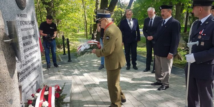 Tarnobrzeg. Osiedle Przywiśle. Upamiętnili zakończenie II wojny światowej.
