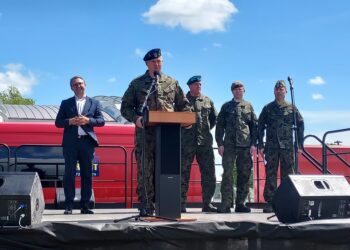 Sandomierz: „Wstąp do dobrowolnej zasadniczej służby wojskowej”.