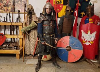 Sandomierz: Przeszłość jak współczesność w zbrojowni rycerskiej.