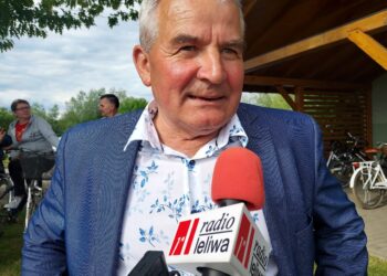 Wrzawy: Aby sprawić dzieciom radość.