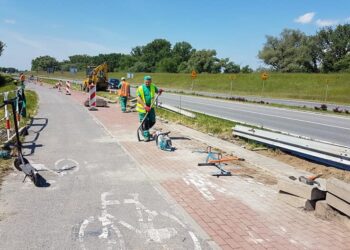 Tarnobrzeg. Rozpoczął się remont ścieżki rowerowej prowadzącej nad jezioro.