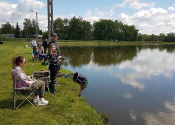 Tarnobrzeg. Ryba brała. Udane zawody wędkarskie dla dzieci.