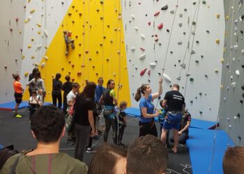 Tarnobrzeg. Dzieciaki wspinały się non stop.