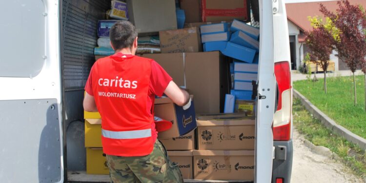 Sandomierz: Dziewiąty transport z pomocą humanitarną dla Ukrainy od diecezji sandomierskiej.