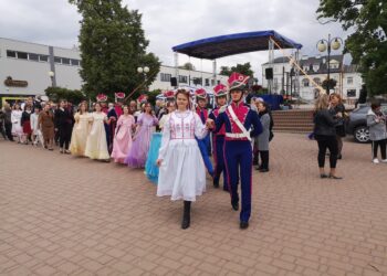 Tarnobrzeg. Czytali Pana Tadeusza i zatańczyli Poloneza