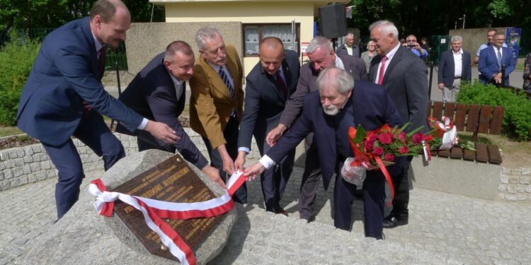 Baranów Sandomierski. Upamiętnili odnowiciela zamku