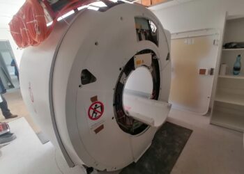 Sandomierz: Trwa instalacja nowego rezonansu magnetycznego.