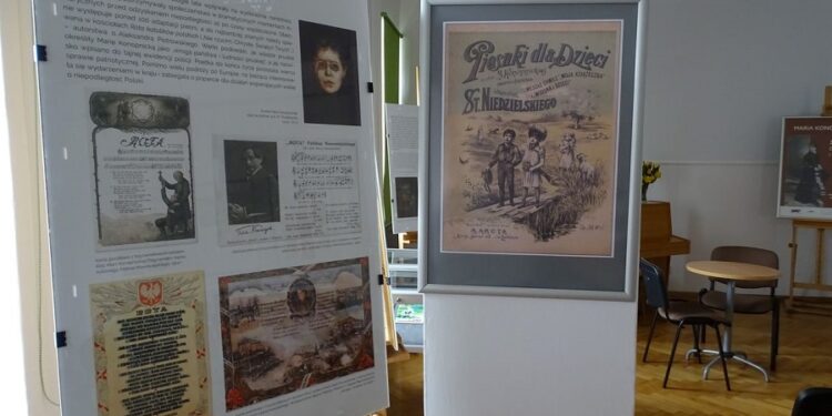 Tarnobrzeg. Wystawa poświęcona Marii Konopnickiej.