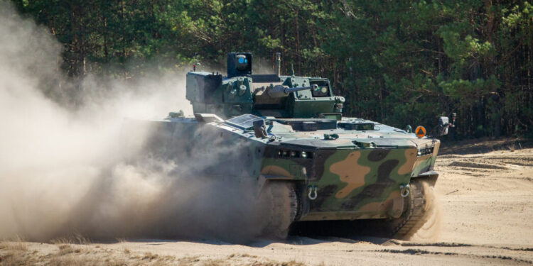 Stalowa Wola: BORSUKI z HSW wcześniej niż planowano trafią do polskiego wojska