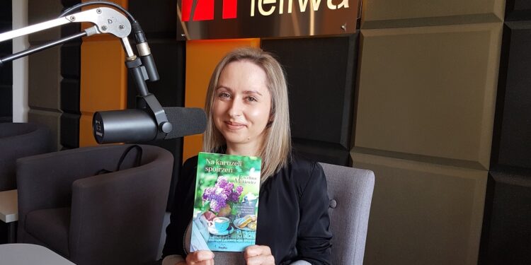 Tarnobrzeg. „Na karuzeli spojrzeń” – najnowsza książka Eweliny Miśkiewicz z Tarnobrzega.