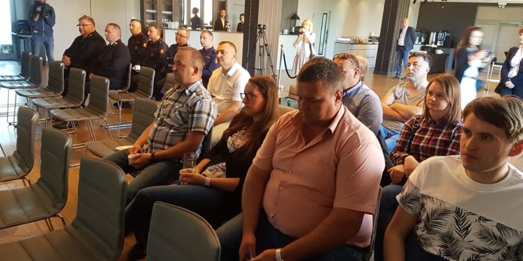 Tarnobrzeg. Uważaj na przejazdach kolejowych!