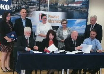 Rudnik nad Sanem: Umowa na przebudowę dawnego LO na potrzeby SOSW podpisana