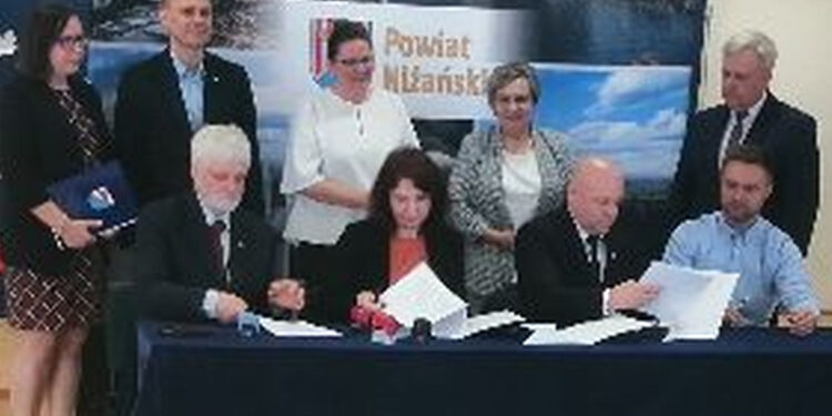 Rudnik nad Sanem: Umowa na przebudowę dawnego LO na potrzeby SOSW podpisana